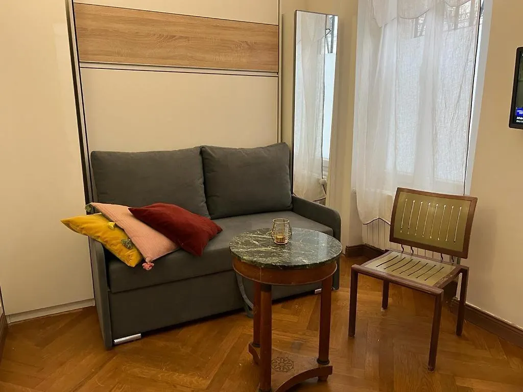 Apartment Charmant Studio Hyper Centre Paris, 7 Min Du Louvre *